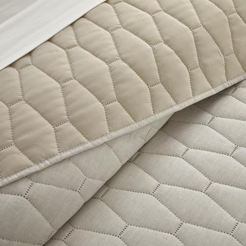 Chic Home Nyla 3 Piece Queen Quilt Set - Beige Hexagon Pattern