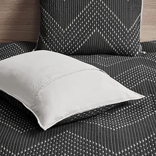 INKIVY Reversible Cotton Quilt Set - Chevron Design