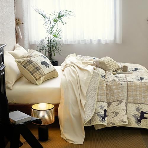Wake In Cloud Rustic Quilt Set with Wildlife Pattern