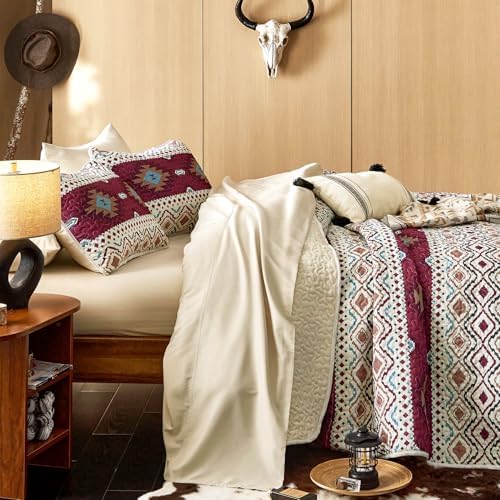 Wake In Cloud Western Quilt Set QueenFull 3 Pieces Beige Burgundy