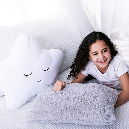 Perfectto Design Set of 2 Star Furry Throw Pillows for Kids Room