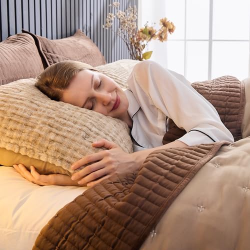 Wonderful Velvet Quilt Queen Set Fluffy Faux Fur Comforter with Shams
