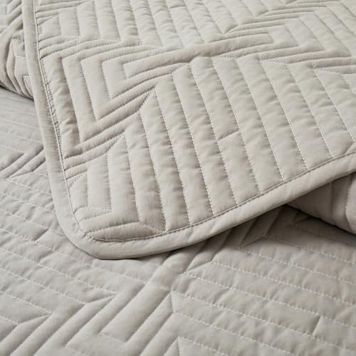 Oli Anderson Khaki King Quilt Set with Pillow Shams