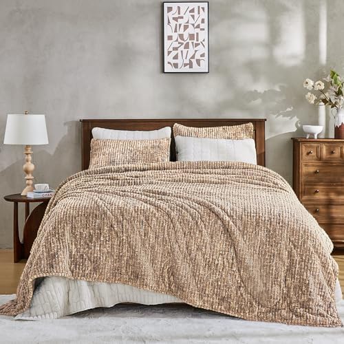Wonderful Velvet Quilt Queen Set Fluffy Faux Fur Comforter with Shams