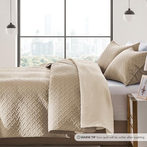 FLYMME King Quilt Bedspread Set with 2 Shams Beige Geometric Stripe Pattern
