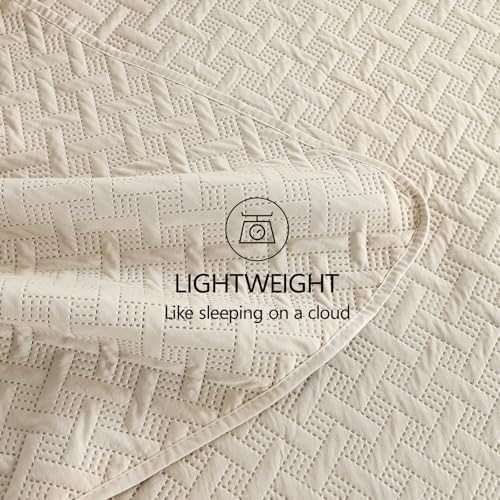 FLYMME King Quilt Bedspread Set with 2 Shams Beige Geometric Stripe Pattern