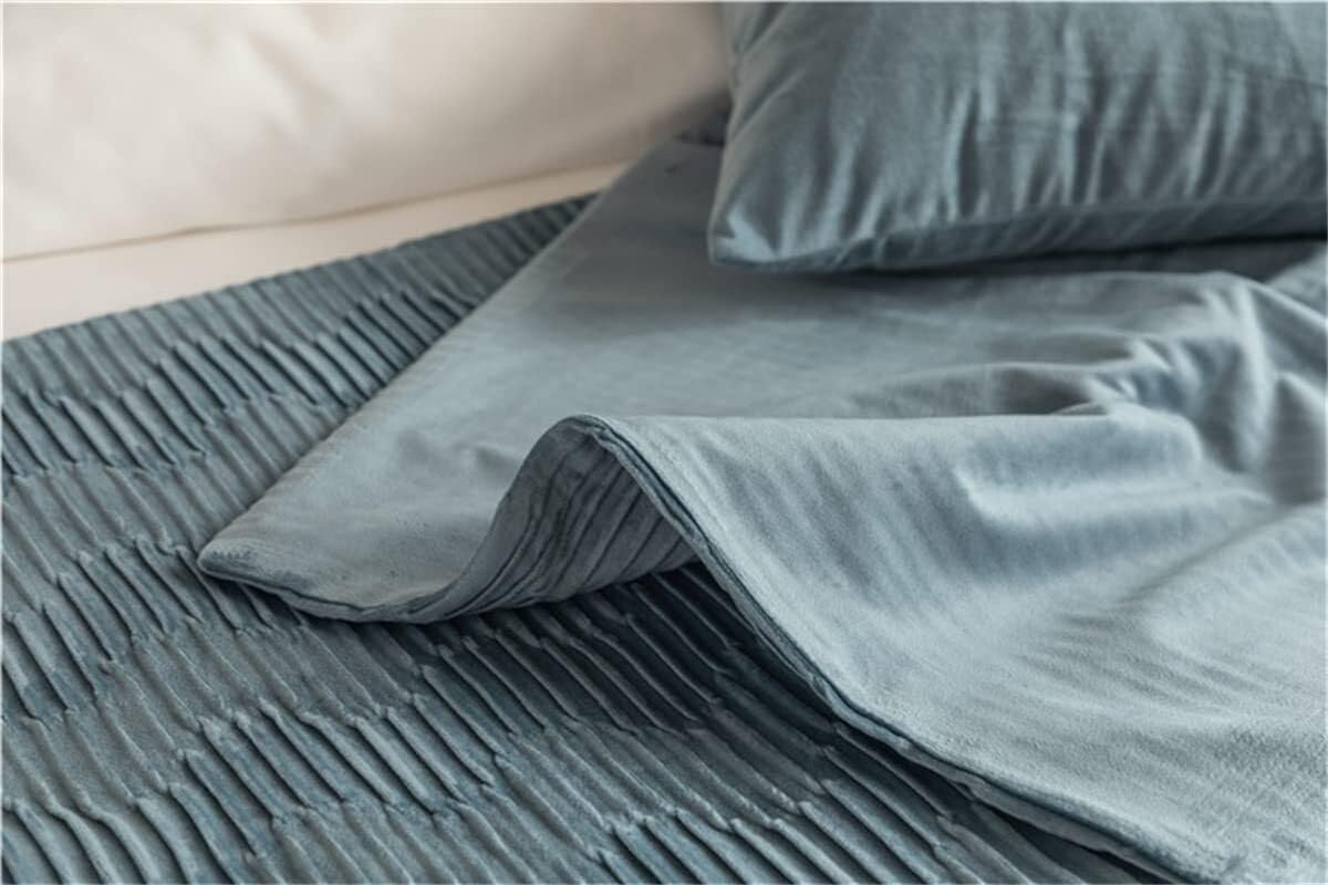 TopLacker Blue King Bed Runner and 2 Pillowcase Set 1