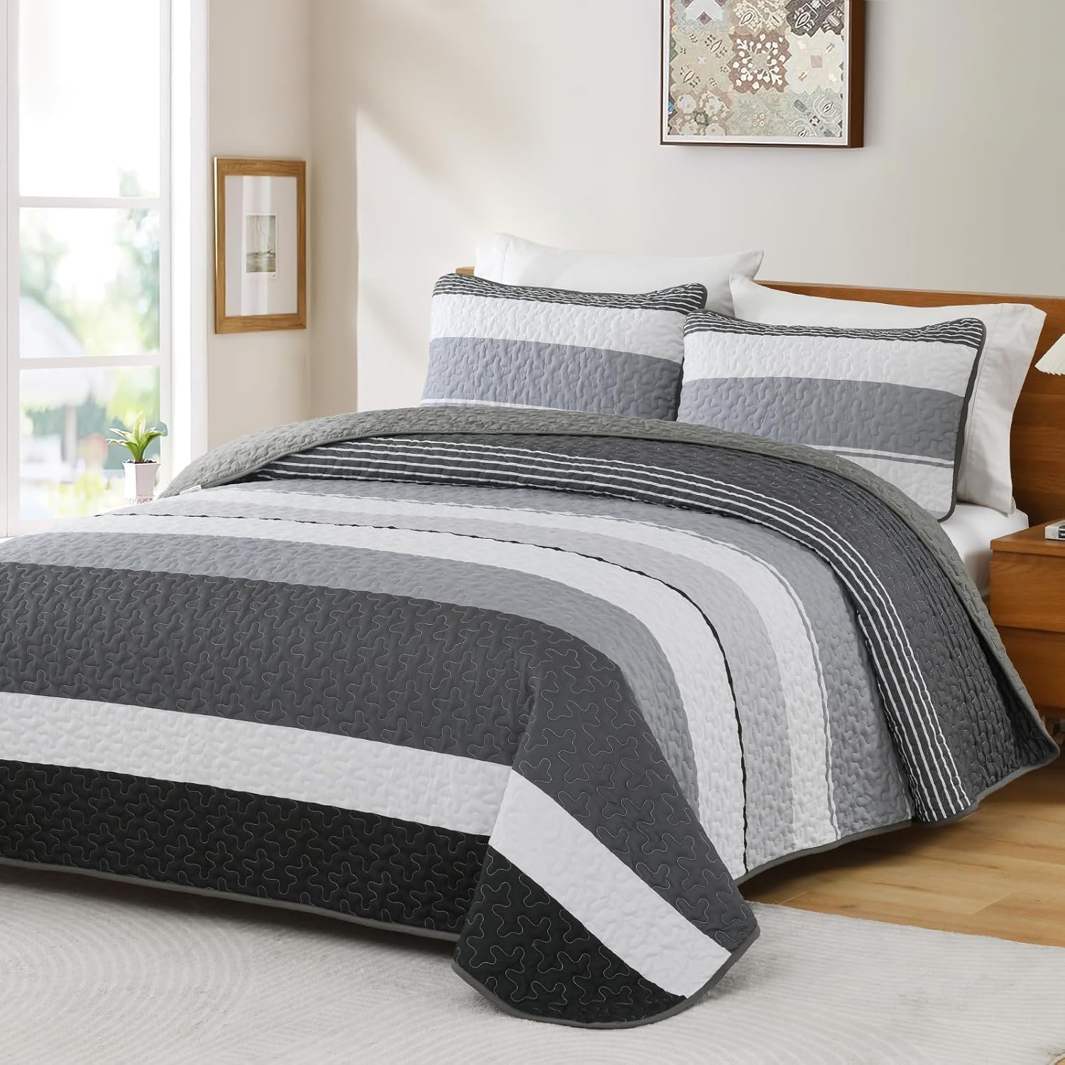 Dinjoy Black and White Striped King Size Quilt Set