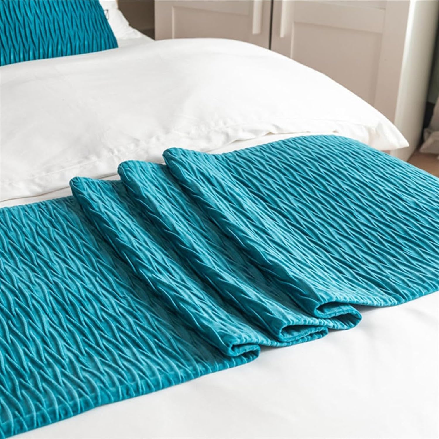 Sky Blue Bed Runner with 2 Pillowcases 30x50cm