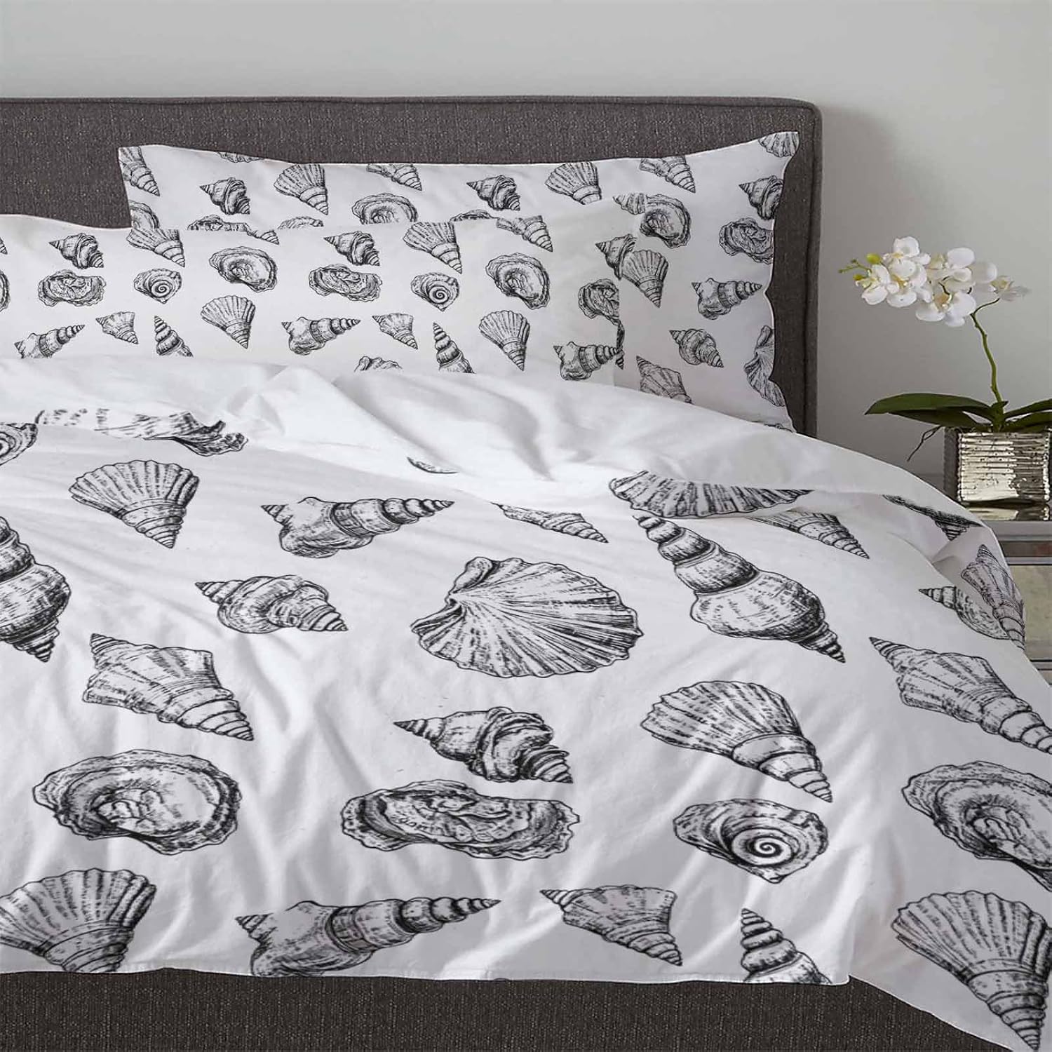 3 Piece Bedding Set with Zipper Closure