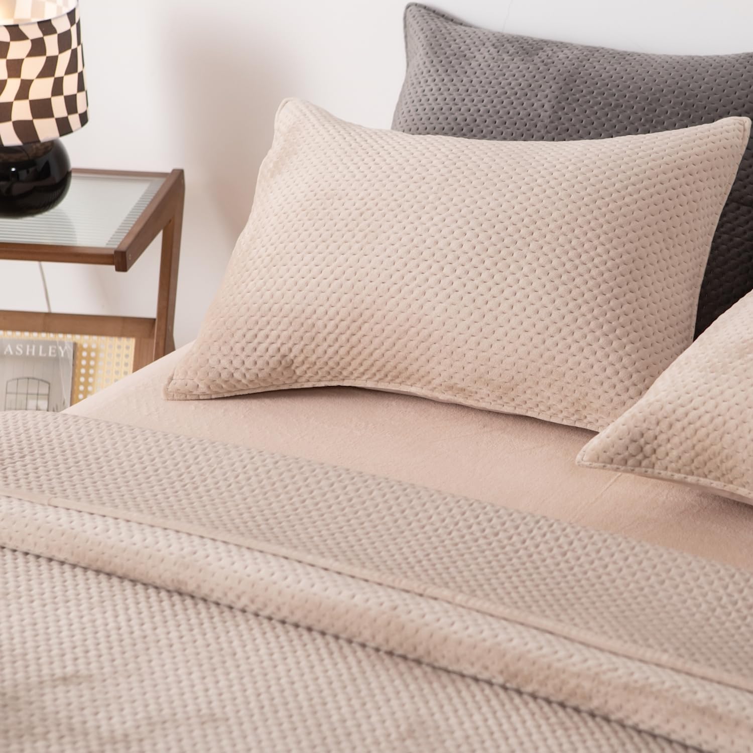 KASENTEX Plush Poly-Velvet Quilt Set with Shams - Queen Size