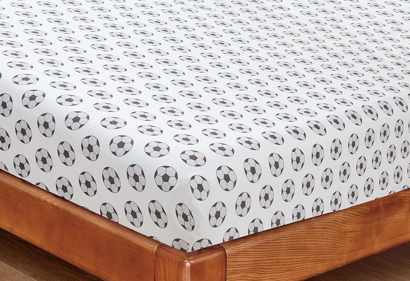 Chezmoi 4-Piece Sports Sheet Set - Soccer Ball Pattern