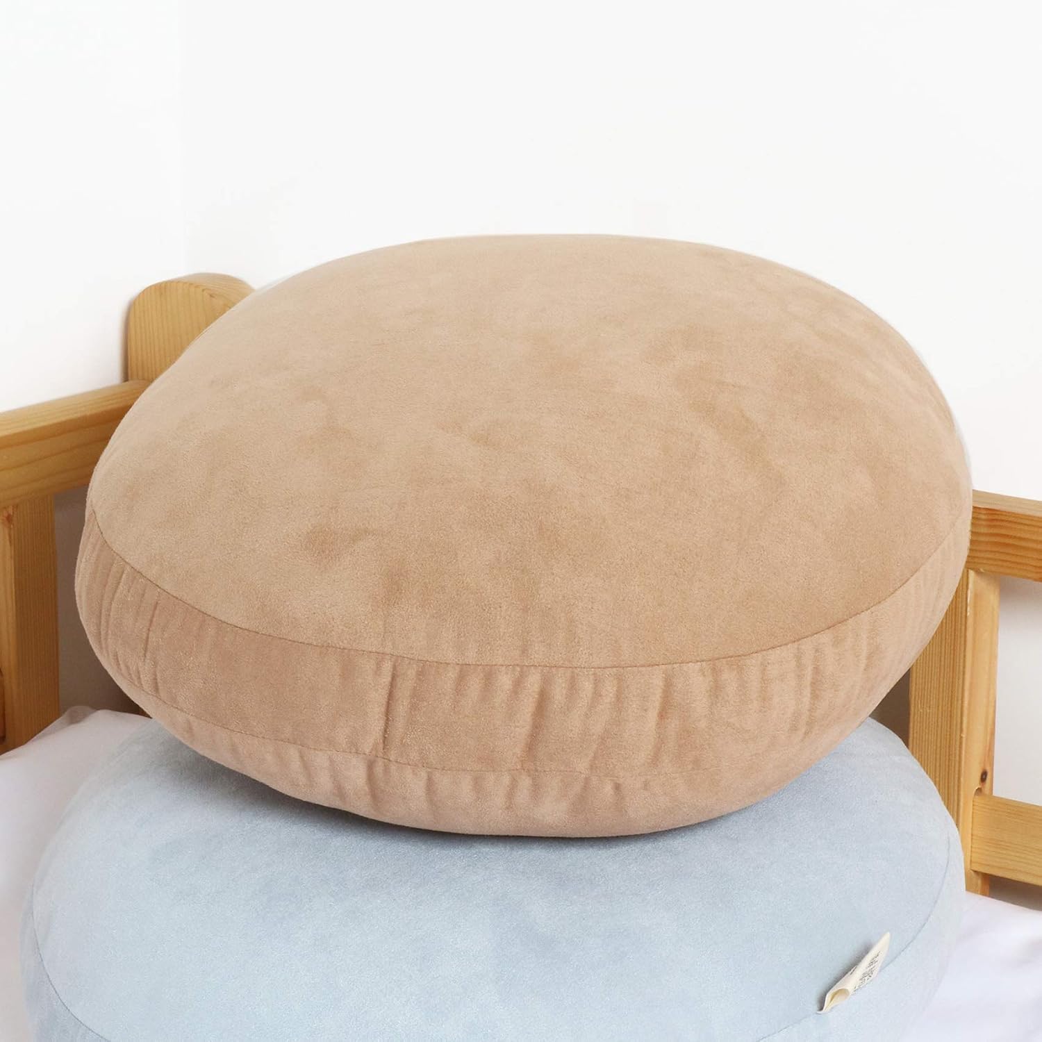 Hodeco Round Throw Pillow for Kids 18x18 1
