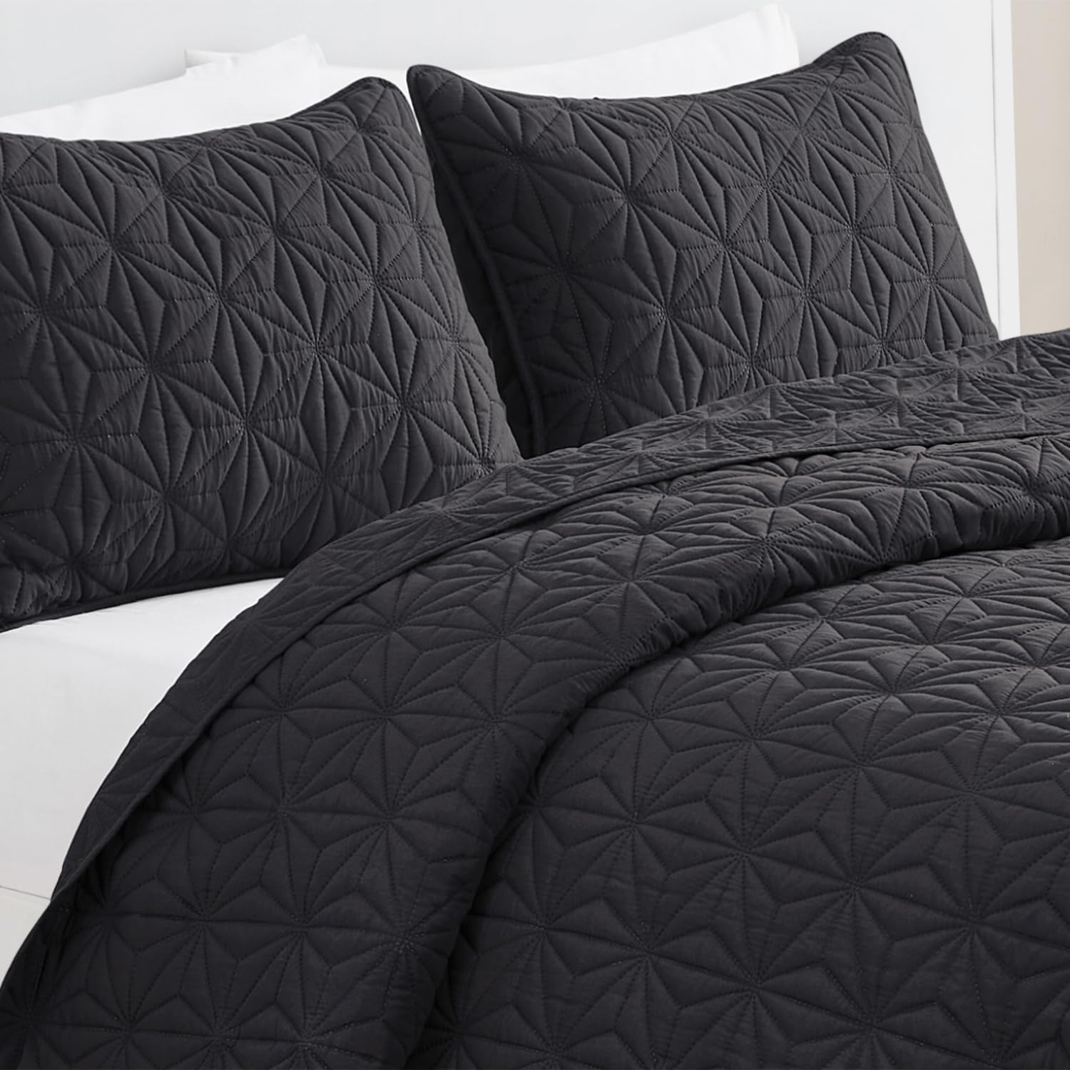 VCNY Home Full Queen Quilt Set with Shams - Kaleidoscope Grey