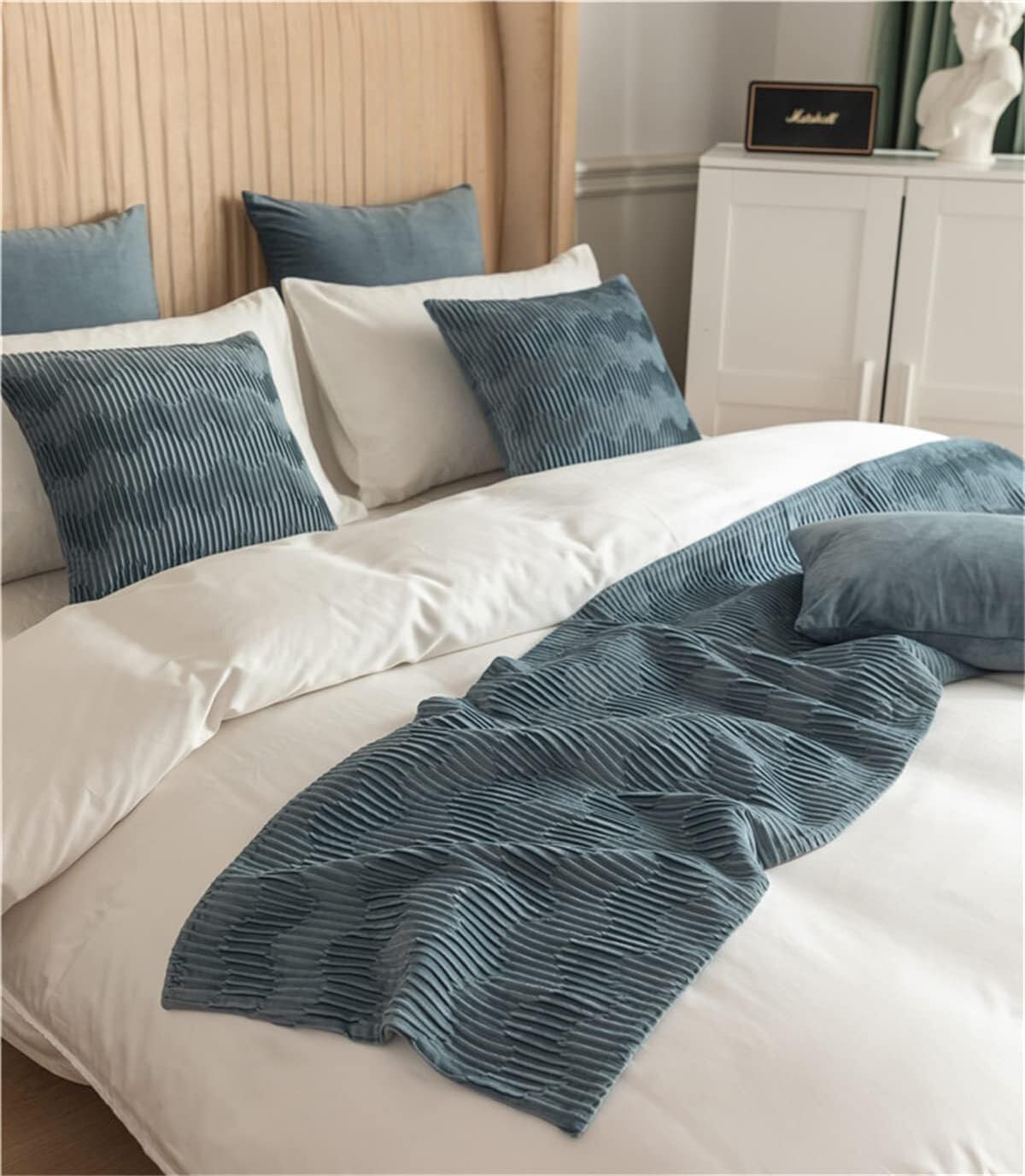 TopLacker Blue King Bed Runner and 2 Pillowcase Set 1