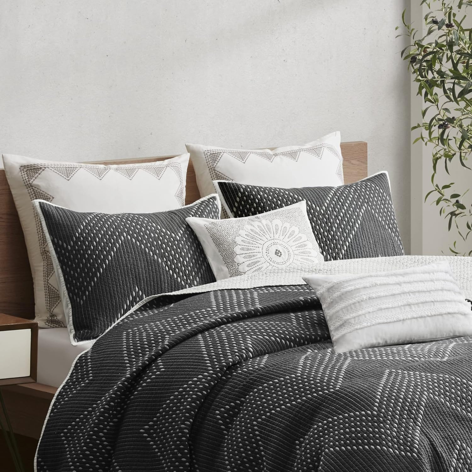 INKIVY Reversible Cotton Quilt Set - Chevron Design