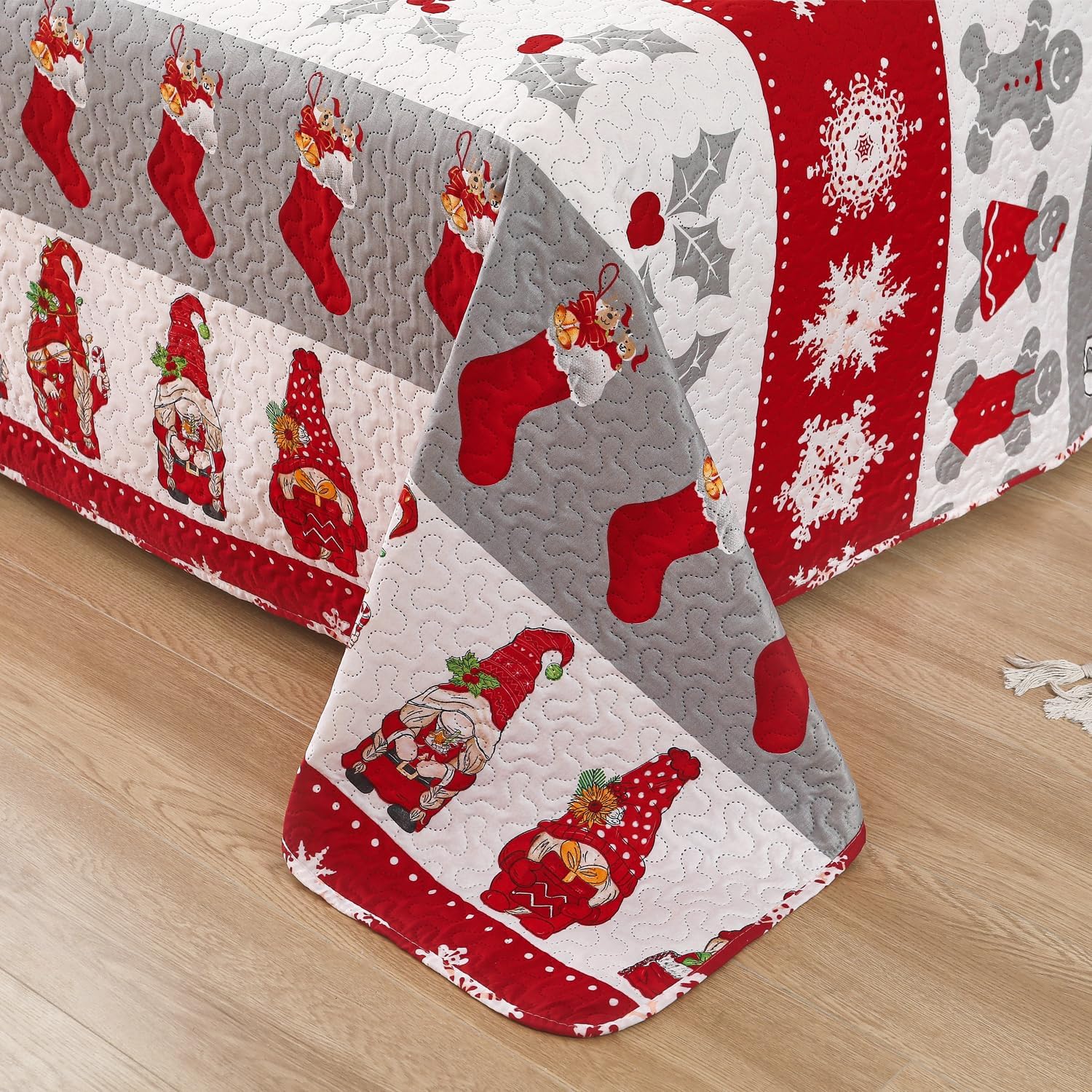 Smuge Christmas Bedspread Queen Size Quilt Set
