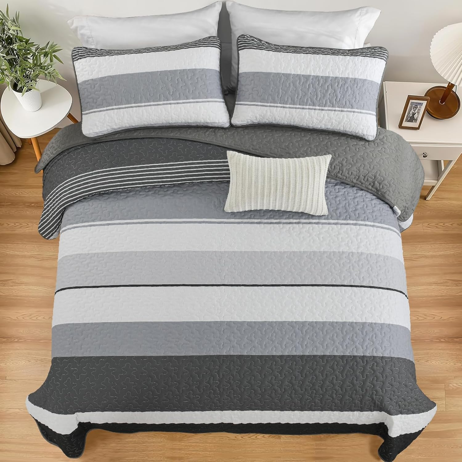 Dinjoy Black and White Striped King Size Quilt Set
