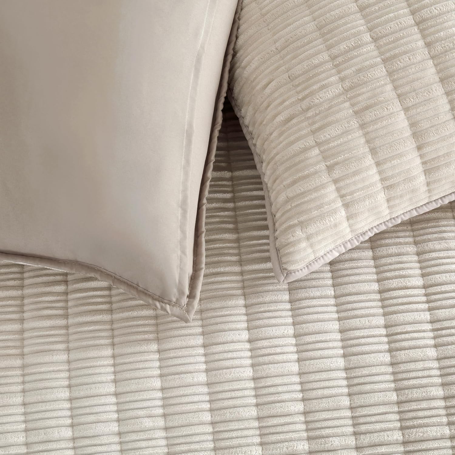 Wonderful Luxury Velvet Quilt - Striped Channel Stitch Queen Size