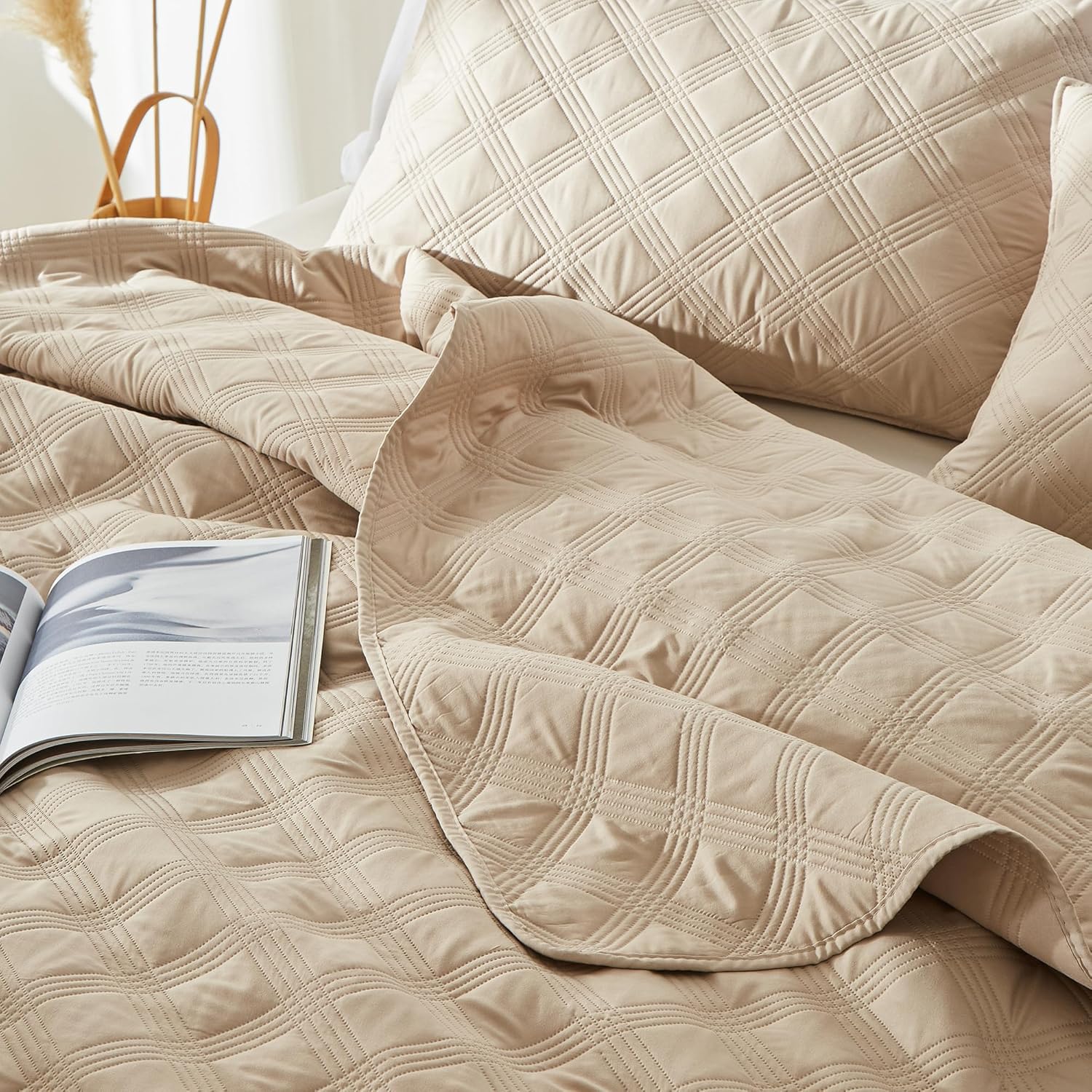 Inron Quilt Set Queen Size Beige Microfiber 1