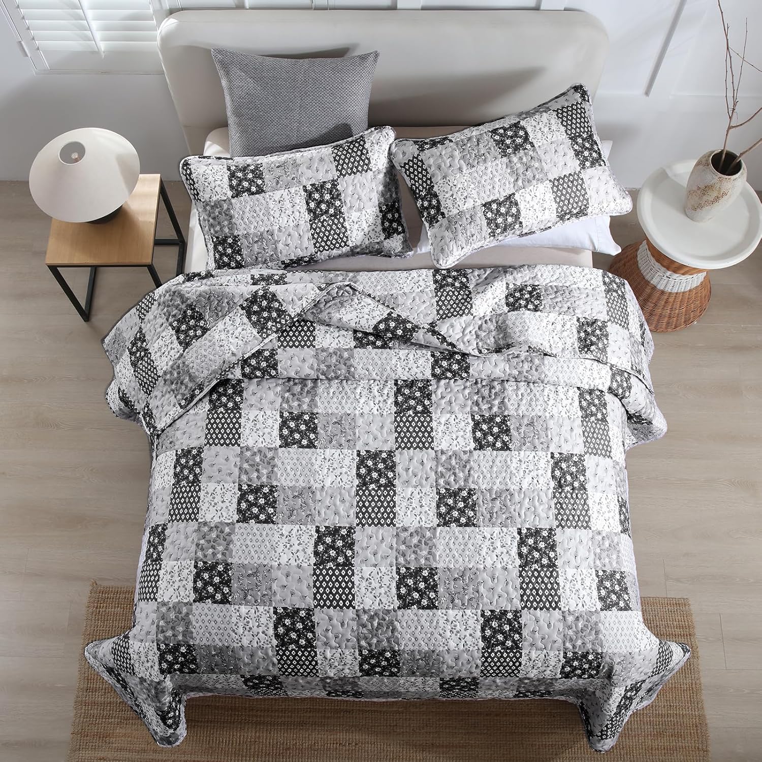Menghomeus Boho Patchwork Quilt Set King Black Grey