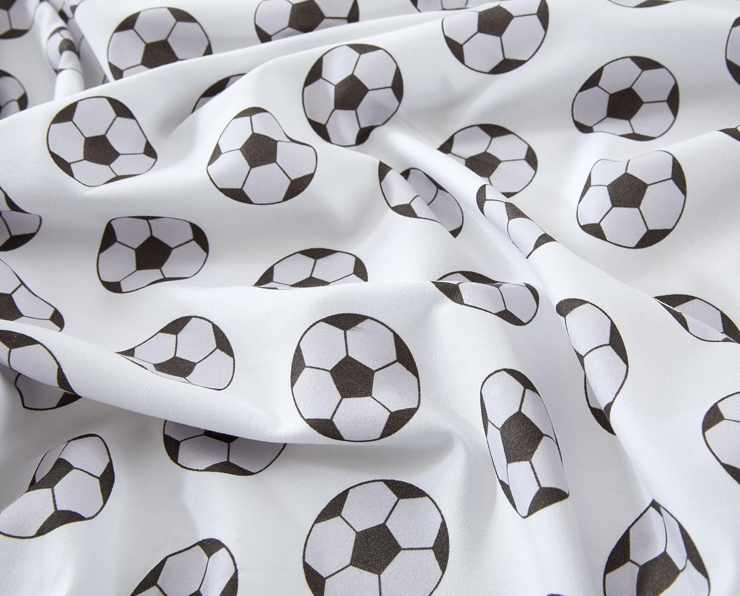 Chezmoi 4-Piece Sports Sheet Set - Soccer Ball Pattern