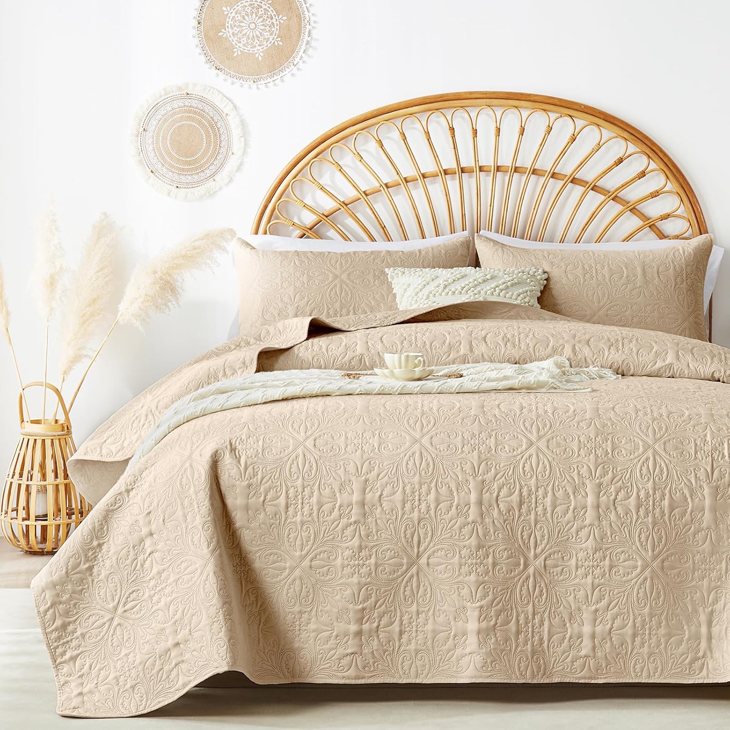 Akkialla Beige Quilt Bedding Set for All Seasons