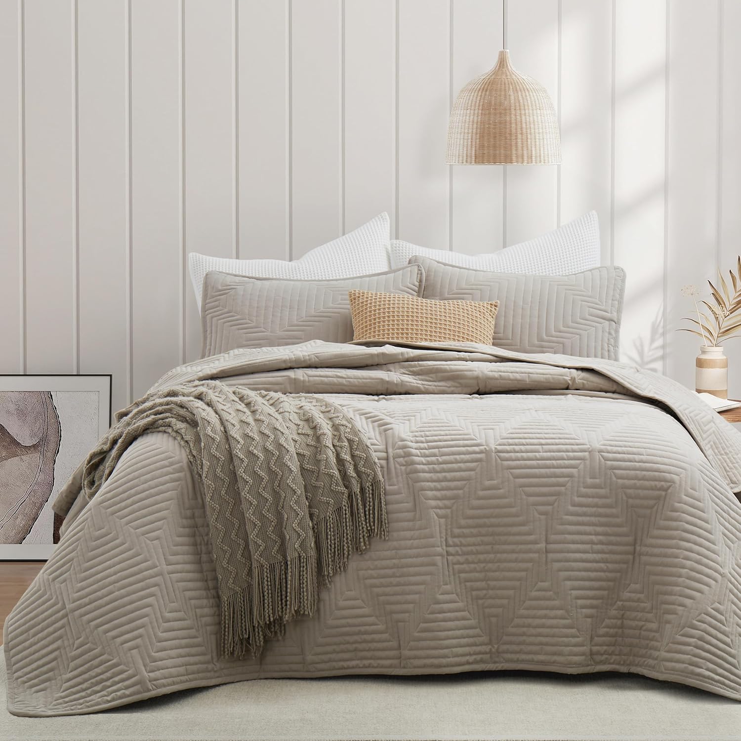 Oli Anderson Khaki King Quilt Set with Pillow Shams