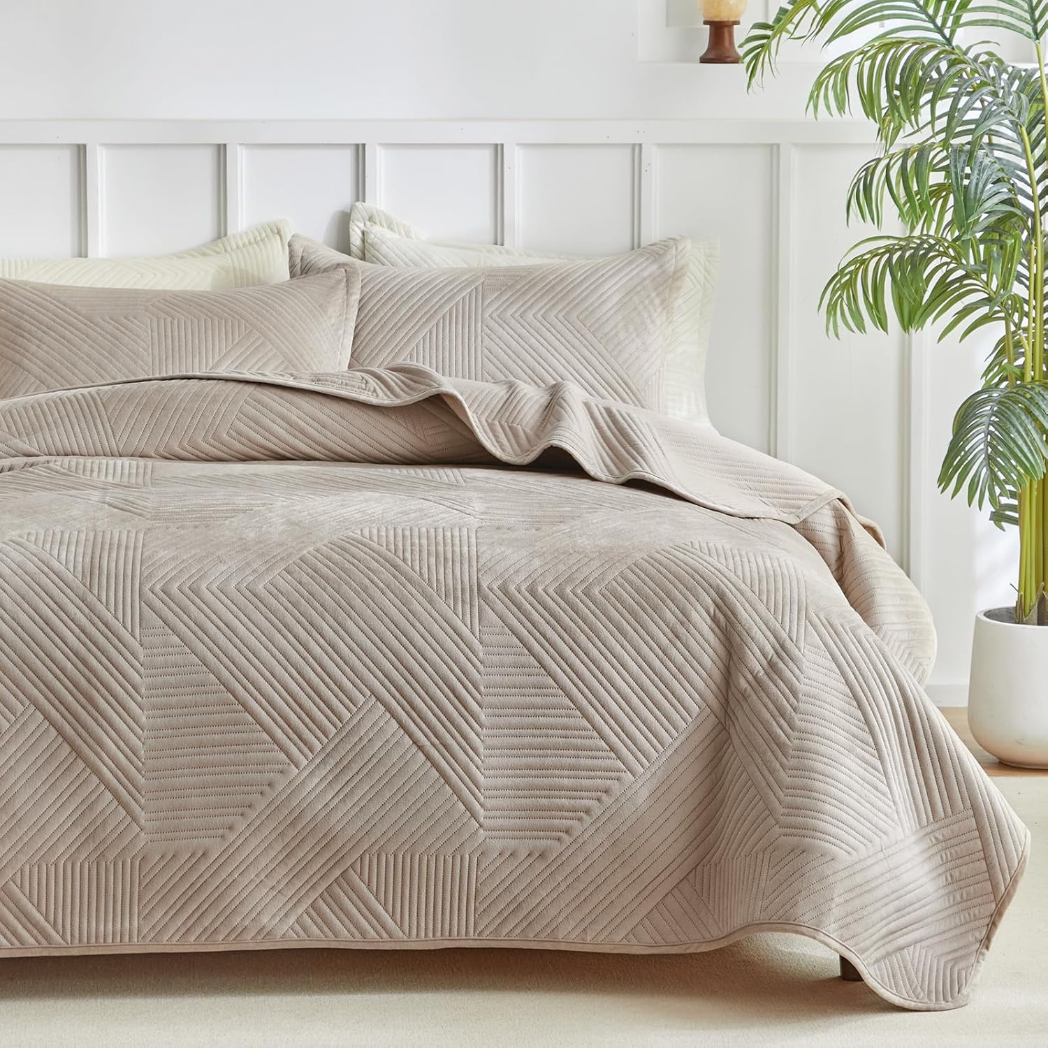WARMDERN Velvet Quilt Set Queen Size