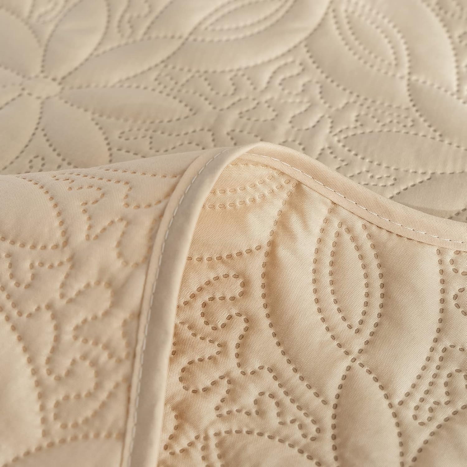 Auemtyn King Size Quilt Set 3 Pieces Floral Pattern