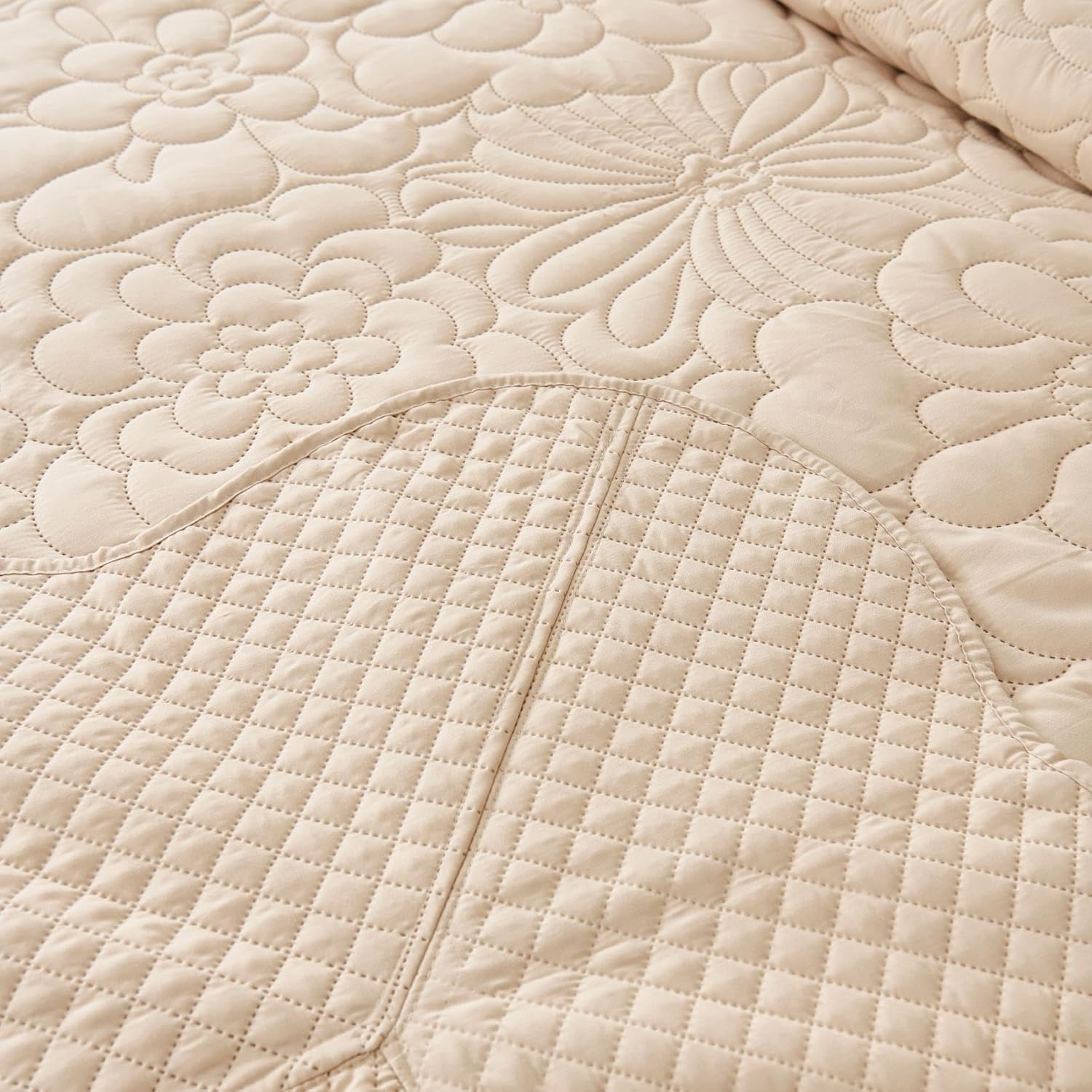 Cmfshape Oversized King Quilt Set 3 PCS - Floral Beige