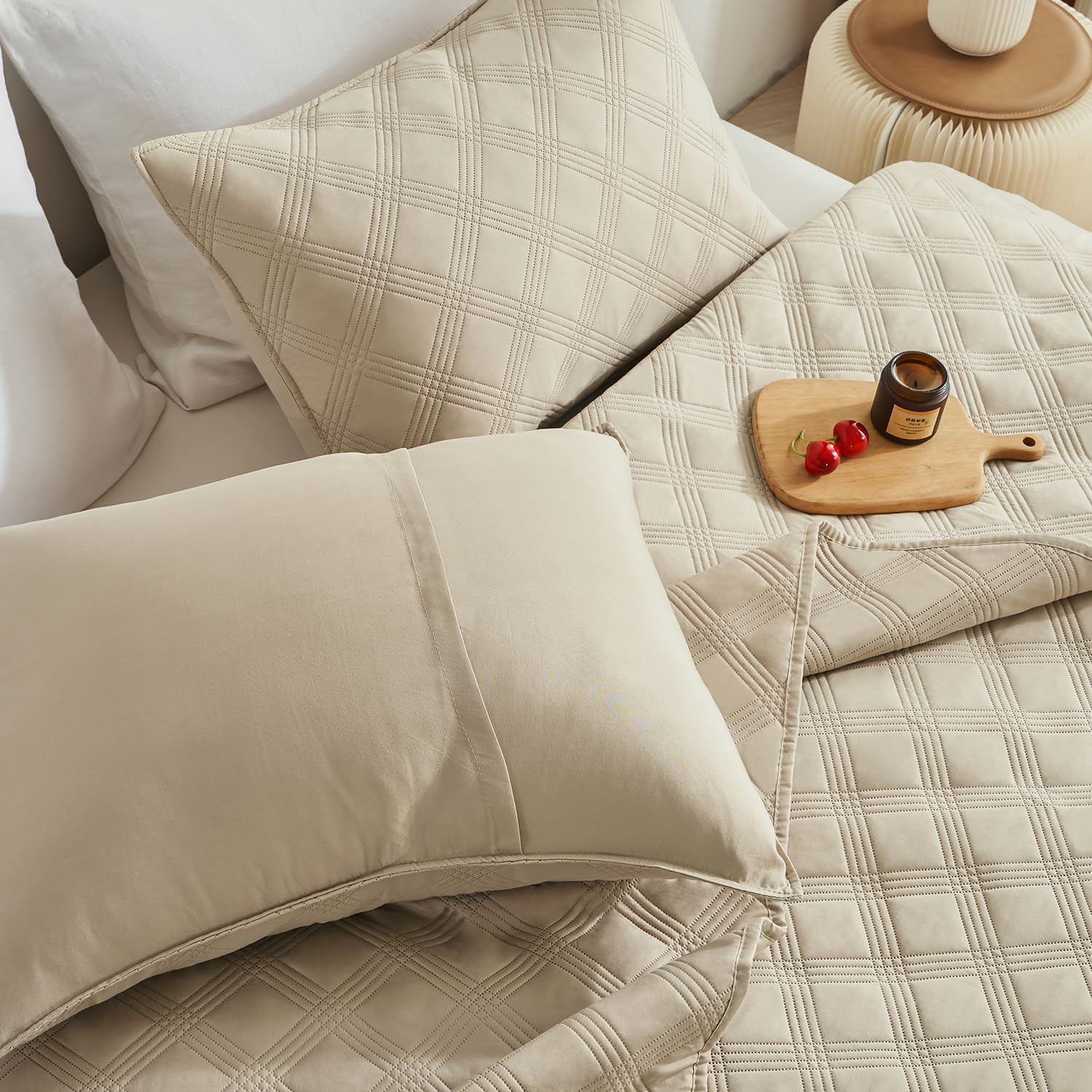 Inron Quilt Set Queen Size Beige Microfiber 1