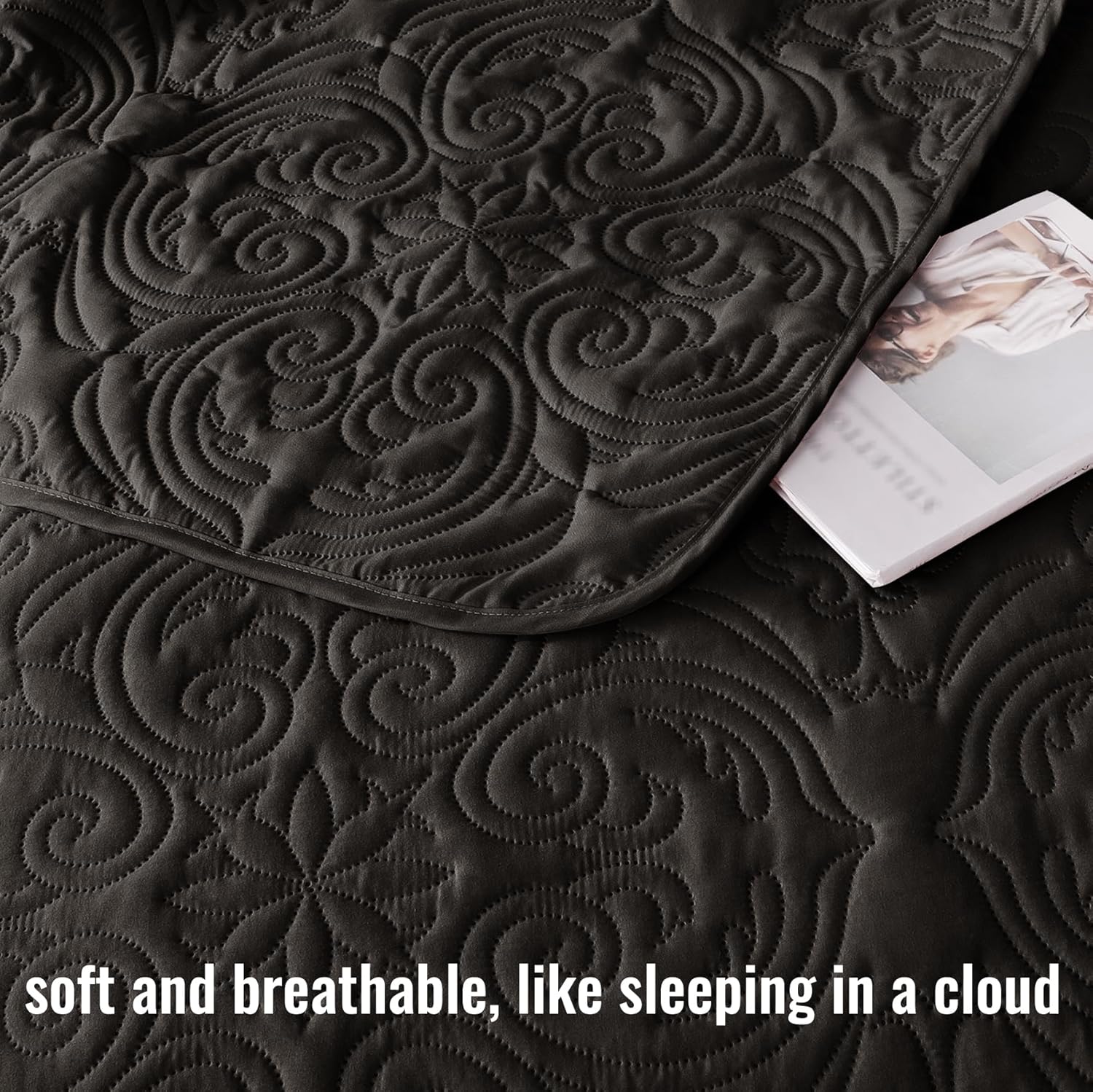 Exclusivo Mezcla King Size Quilt Set with Pillow Shams