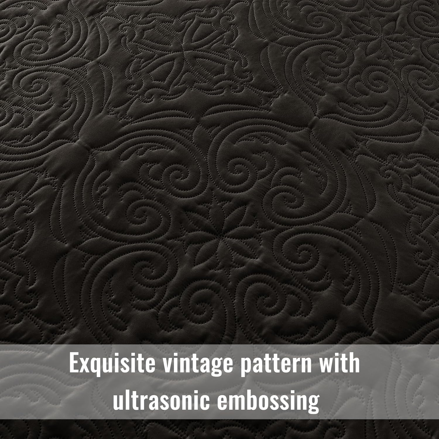 Exclusivo Mezcla King Size Quilt Set with Pillow Shams