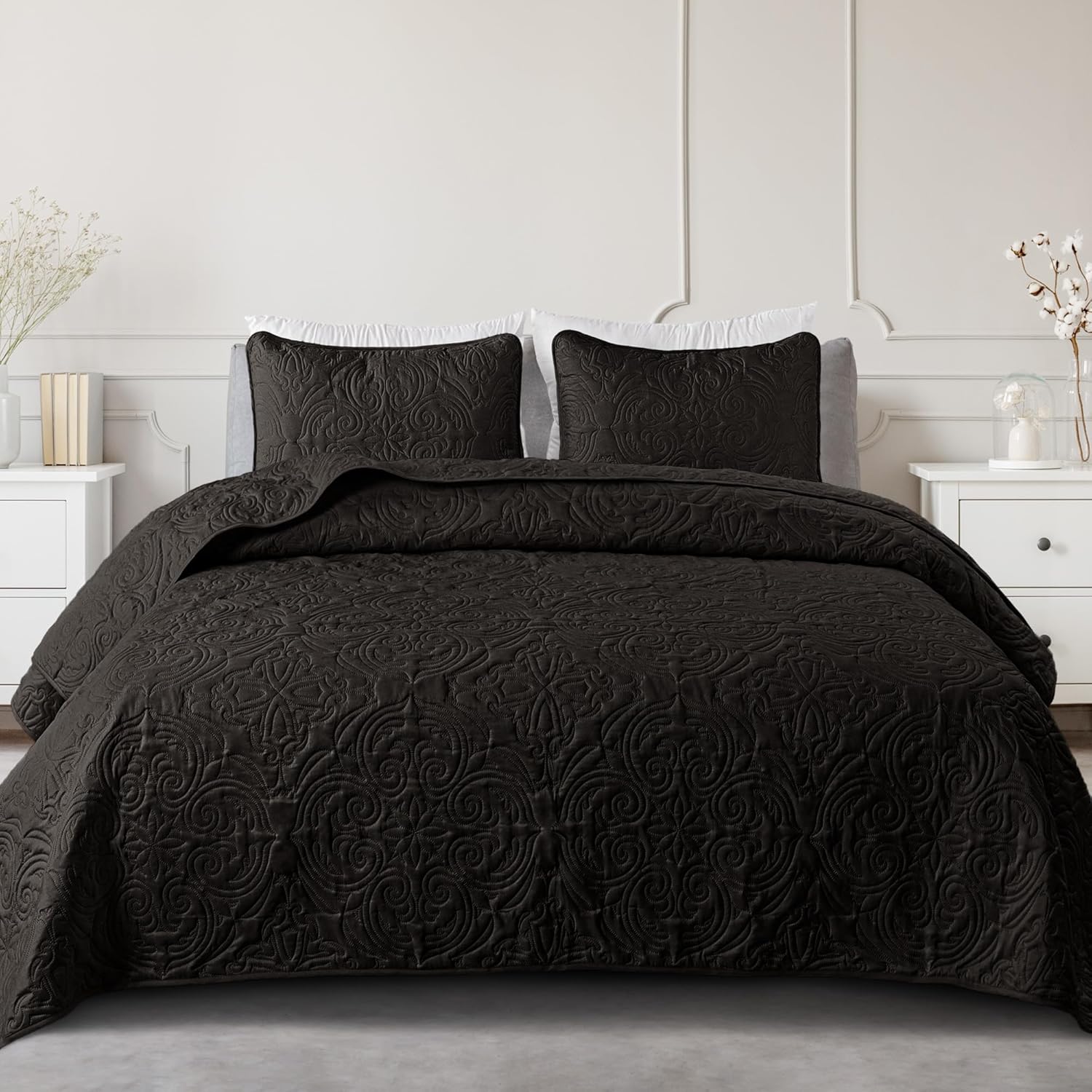 Exclusivo Mezcla King Size Quilt Set with Pillow Shams