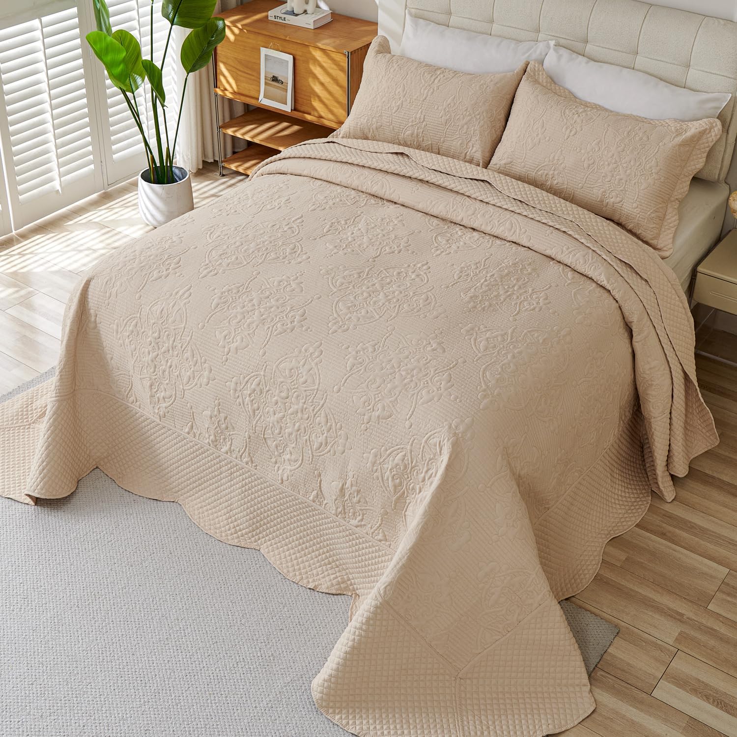 EVENHUG Quilt King Size Bedding Set with Pillow Shams
