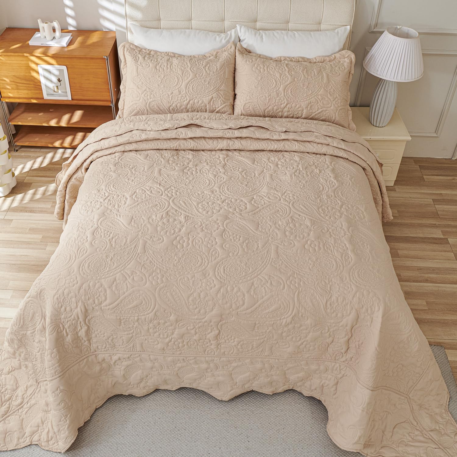 EVENHUG Lightweight Reversible Quilt Set 3 Piece 1