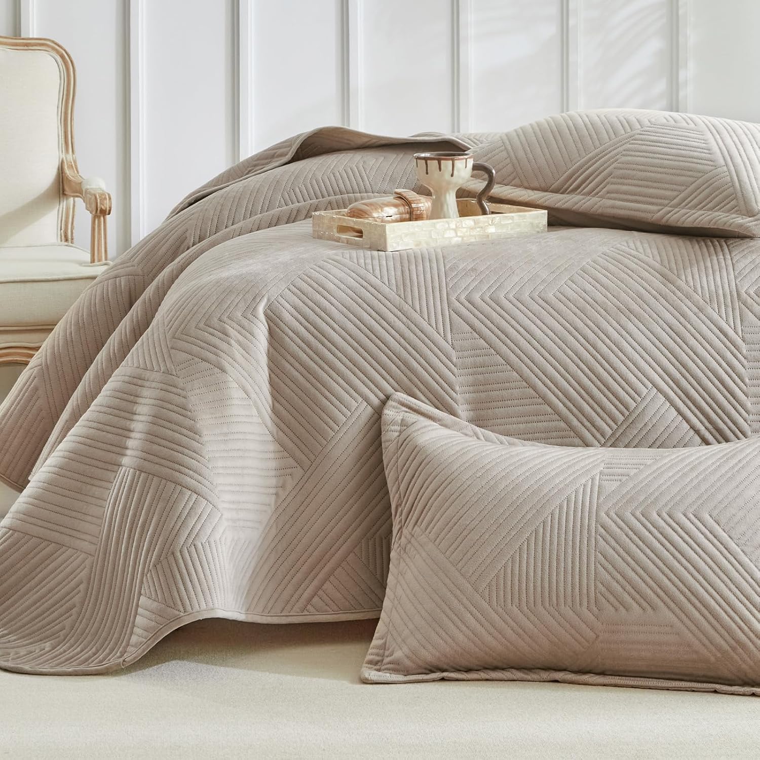 WARMDERN Velvet Quilt Set Queen Size