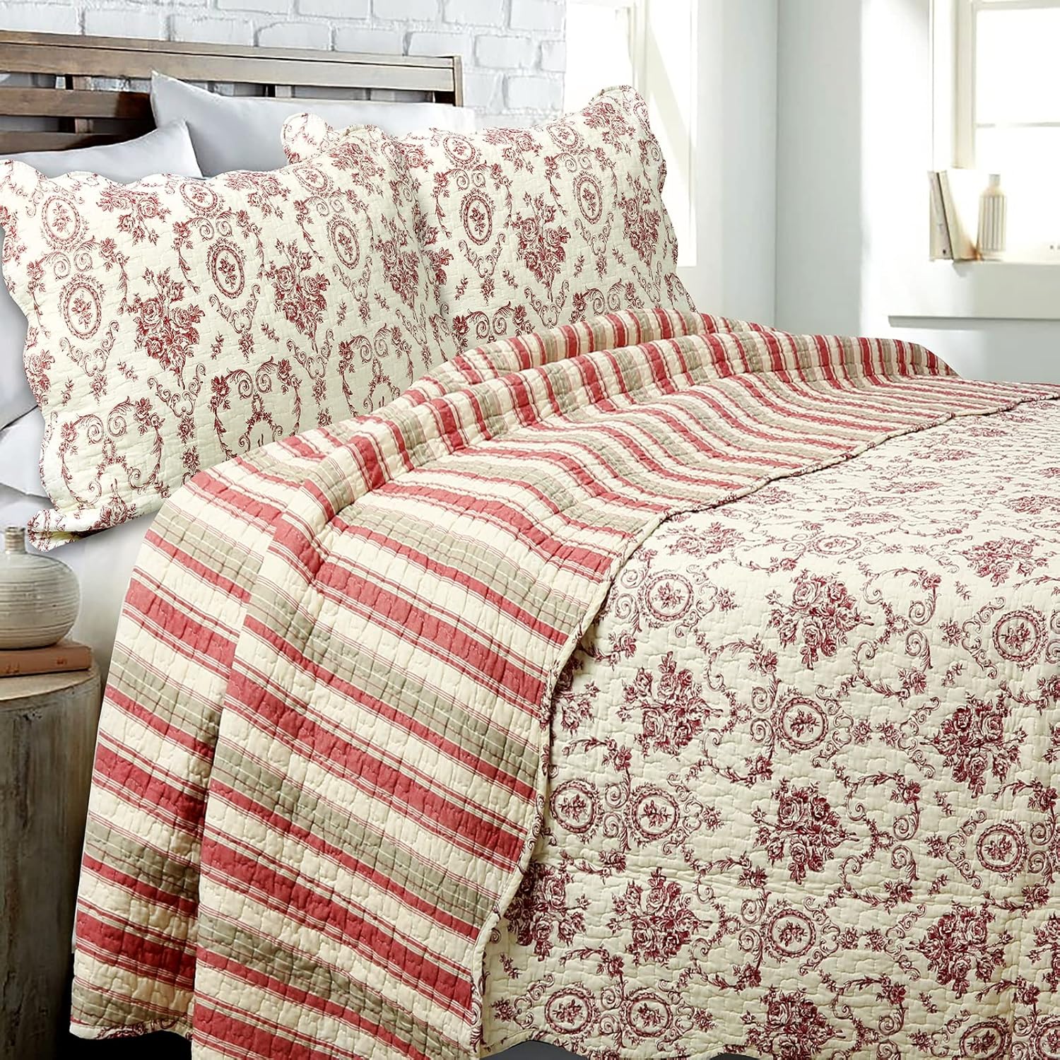 Cozy Line French Medallion Reversible Coverlet Set