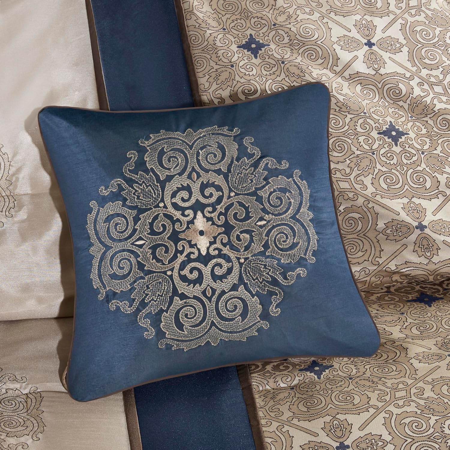Madison Park 7-Piece Comforter Set Navy Queen