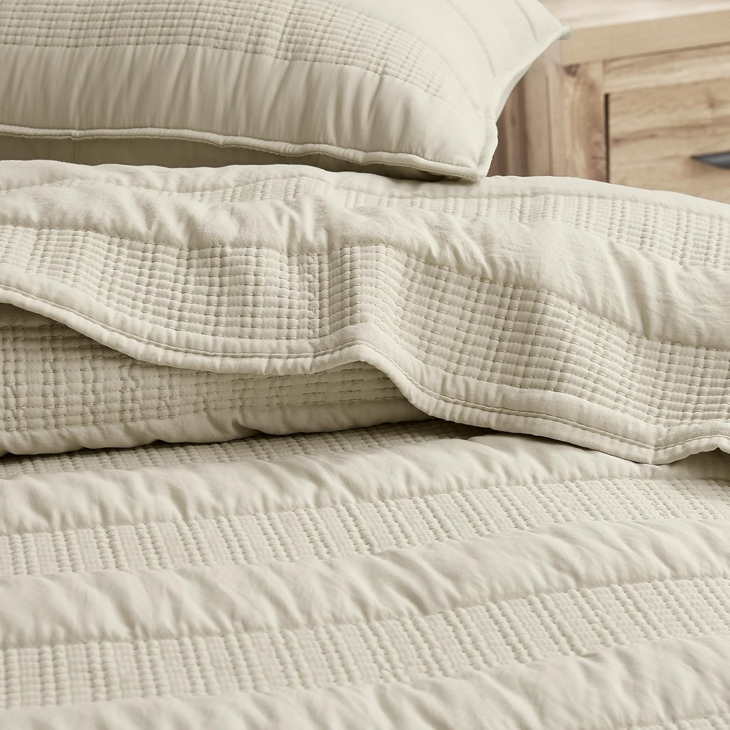 HomeSerene Beige Striped King Quilt Set