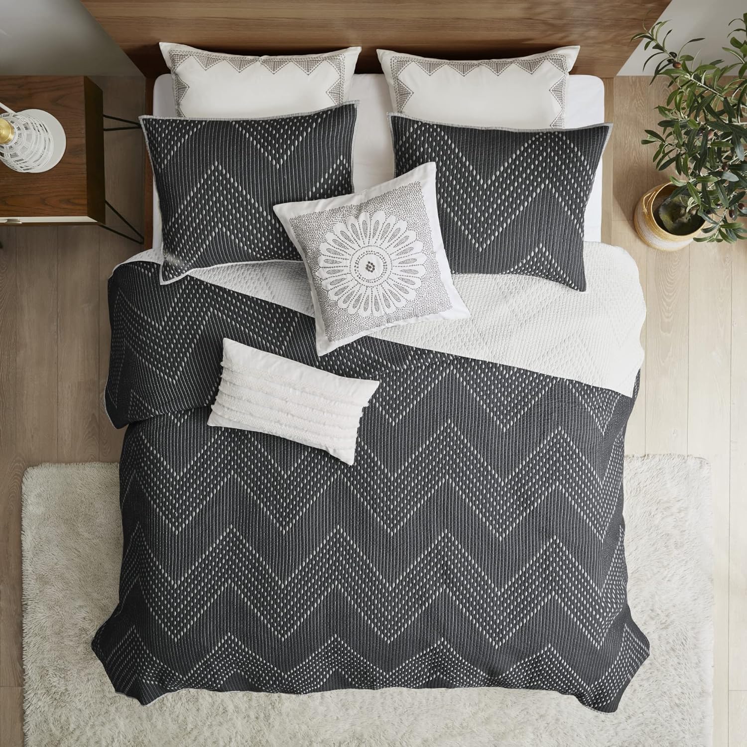 INKIVY Reversible Cotton Quilt Set - Chevron Design