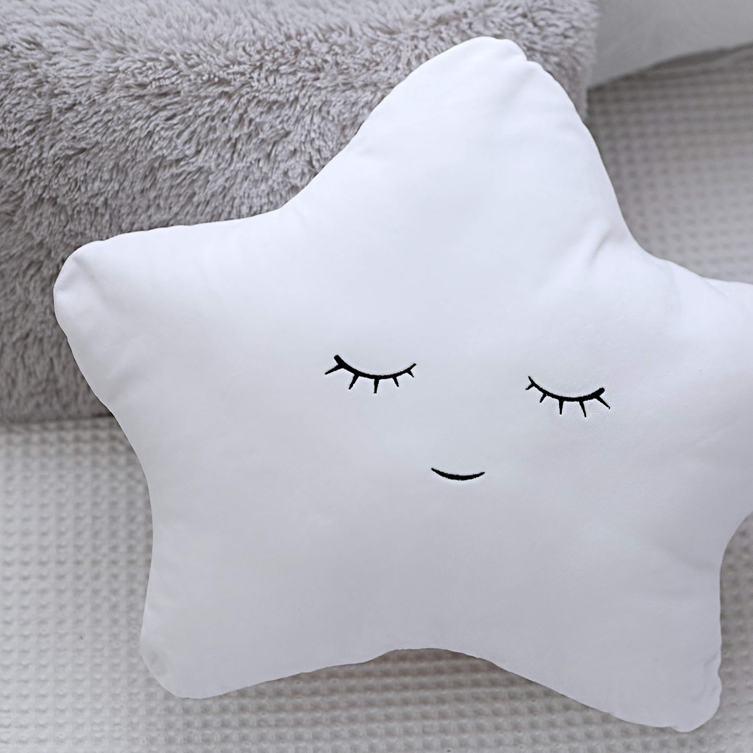 Perfectto Design Set of 2 Star Furry Throw Pillows for Kids Room