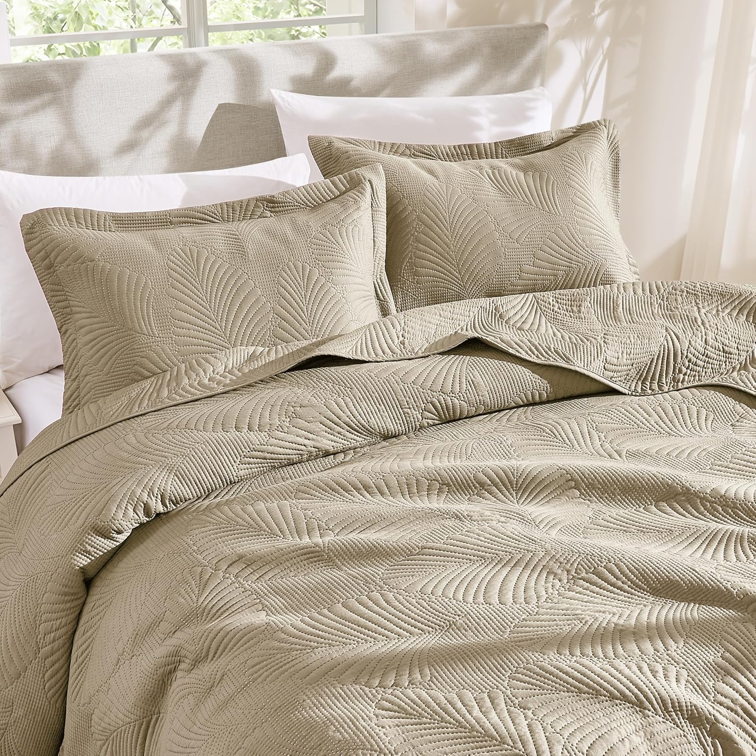 B2EVER King Size Quilt Set with Pillow Shams