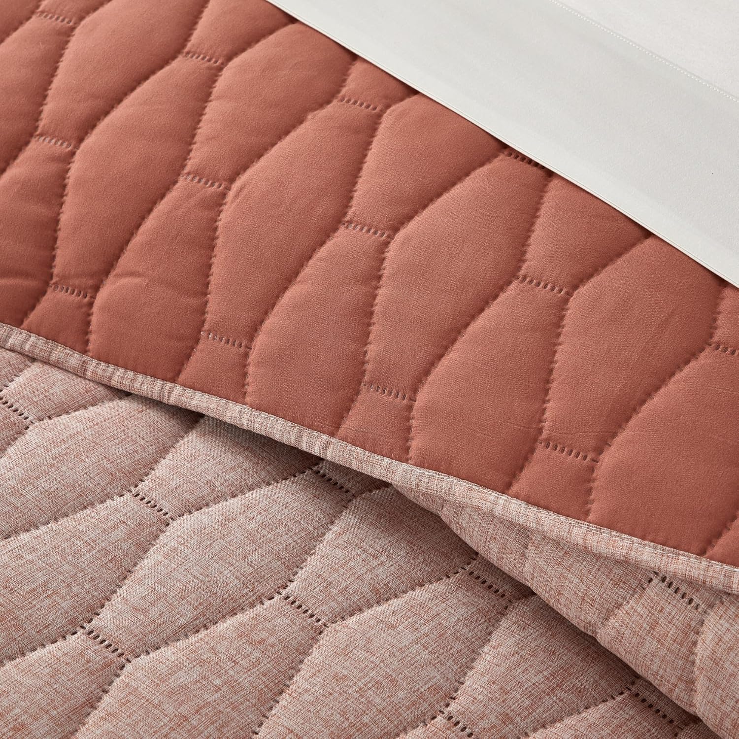 Chic Home Nyla 3-Piece Queen Quilt Set - Brick Red Hexagon Pattern
