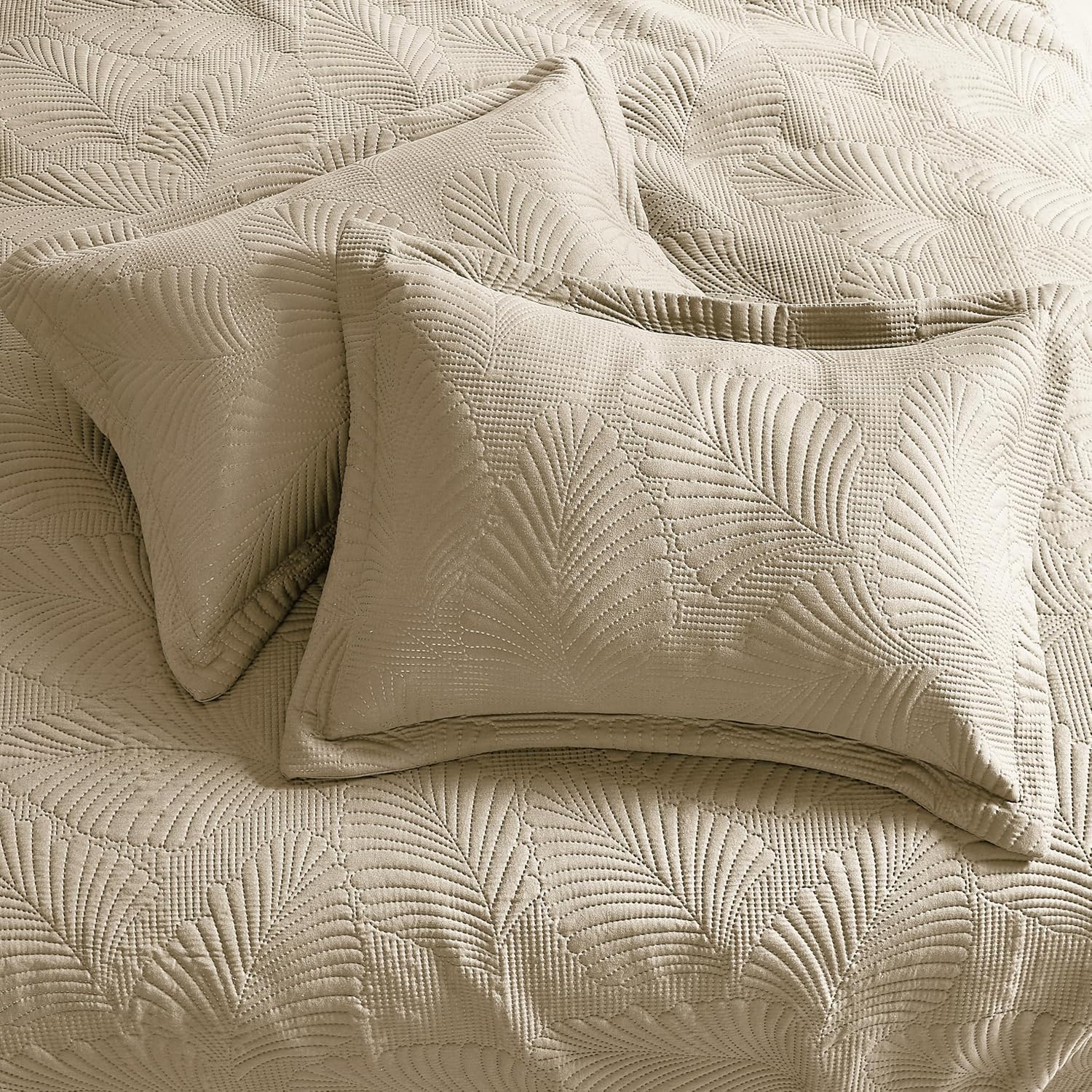 B2EVER King Size Quilt Set with Pillow Shams