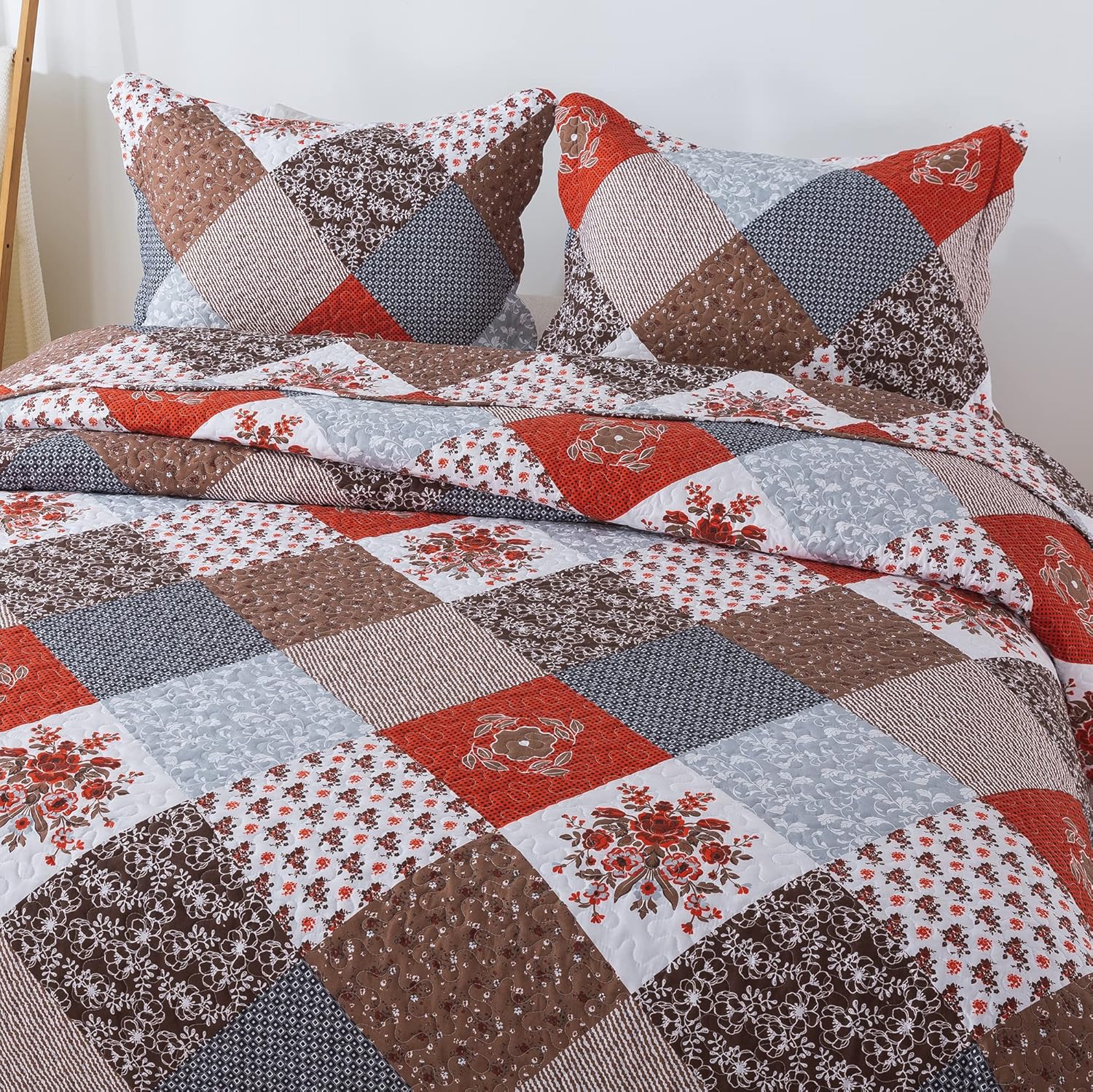 Travan Floral Printed Quilt Set Queen Size